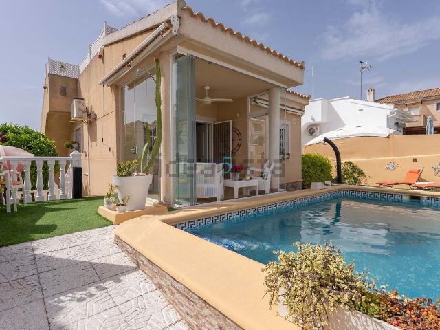 Casa en venta en Pinar de Campoverde, el Baix Segura / La Vega Baja