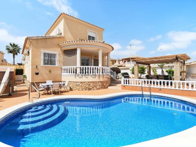 Casa en venta en Pinar de Campoverde, el Baix Segura / La Vega Baja