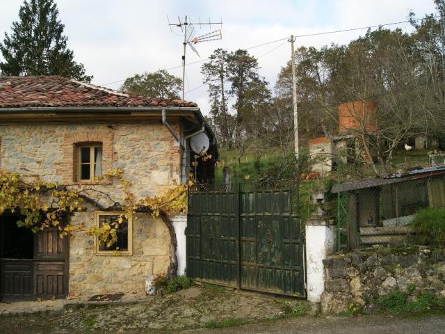 Casa en venta en Belonciu, Piloña