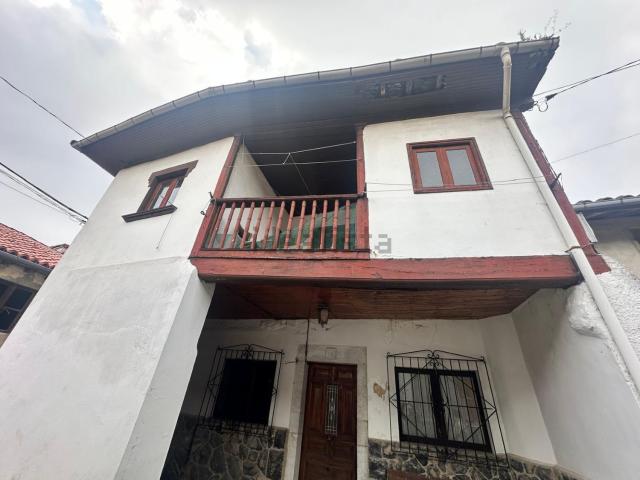 Casa en venta en Sebares, Piloña