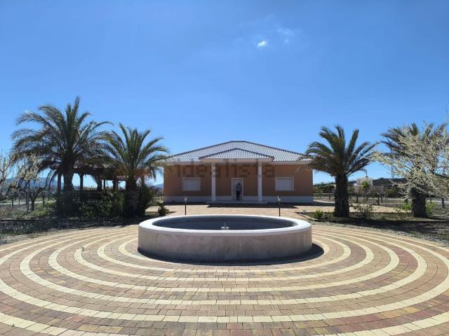 Casa en venta en La Caballusa, el Vinalopó Mitjà / El Vinalopó Medio