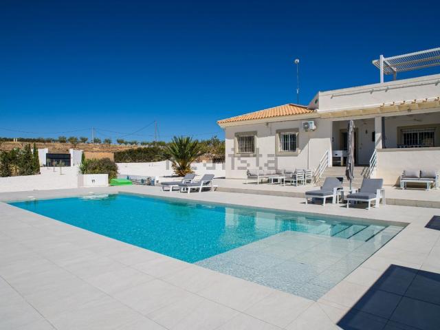 Casa en venta en el Vinalopó Mitjà / El Vinalopó Medio, Valencia