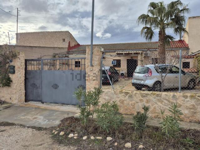 Casa en venta en La Caballusa, el Vinalopó Mitjà / El Vinalopó Medio