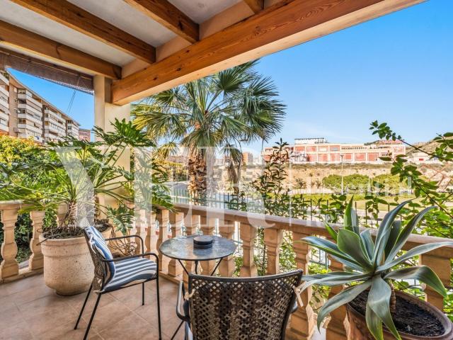 Casa en venta en el Pla del Bon Repòs, l'Alacantí
