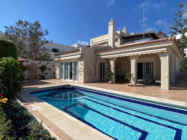 Casa en venta en Adeje, Playas del Duque