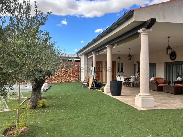 Casa en venta en Poblete, Castilla-La Mancha