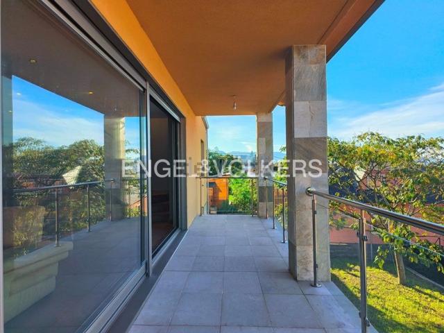 Casa en venta en O Estanco, Poio