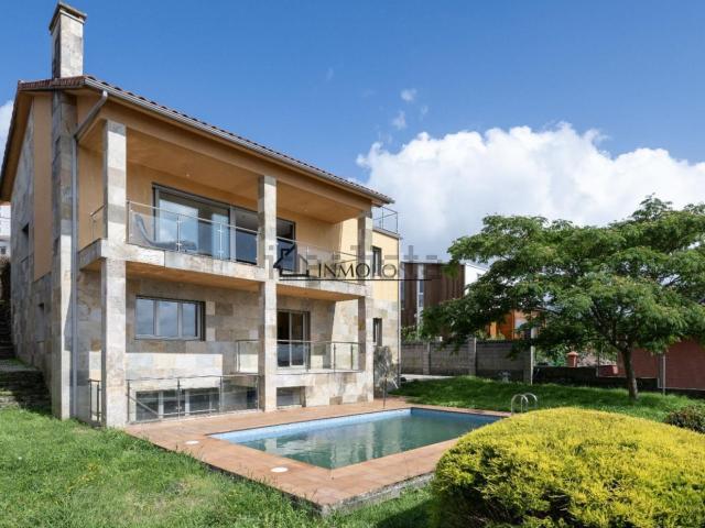 Casa en venta en O Estanco, Poio