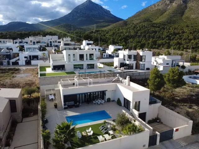 Casa en venta en Polop, Alacant / Alicante
