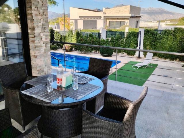 Casa en alquiler en la Marina Baixa, Valencia