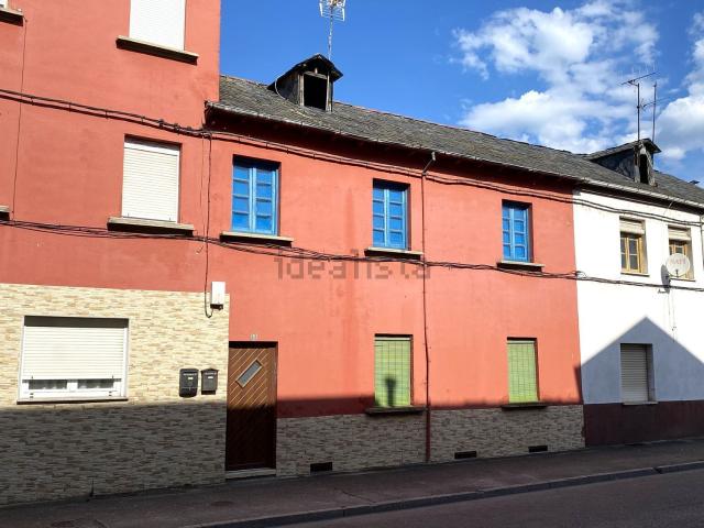 Casa en venta en Ponferrada, La Martina