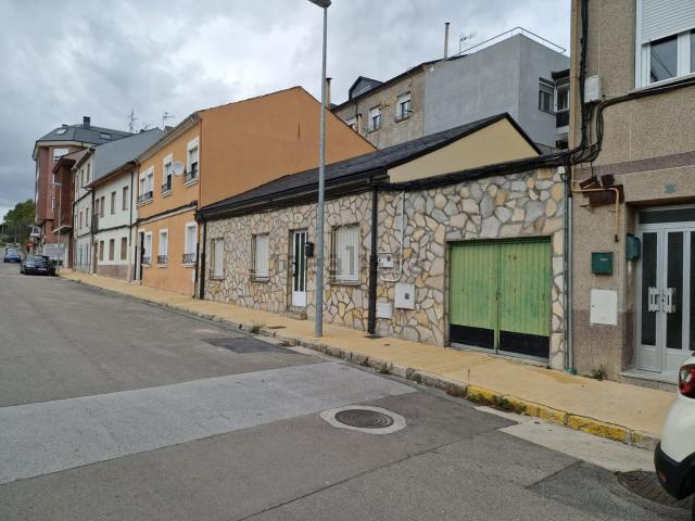 Casa en venta en Ponferrada, Puente Boeza