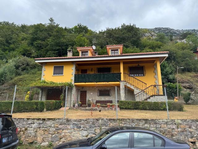 Casa en venta en Sellañu, Amieva