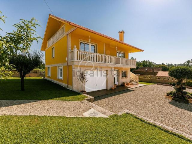 Casa en venta en A Portela, O Condado