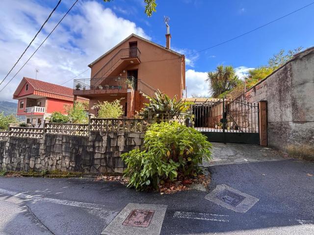 Casa en venta en Salcedo, Pontevedra