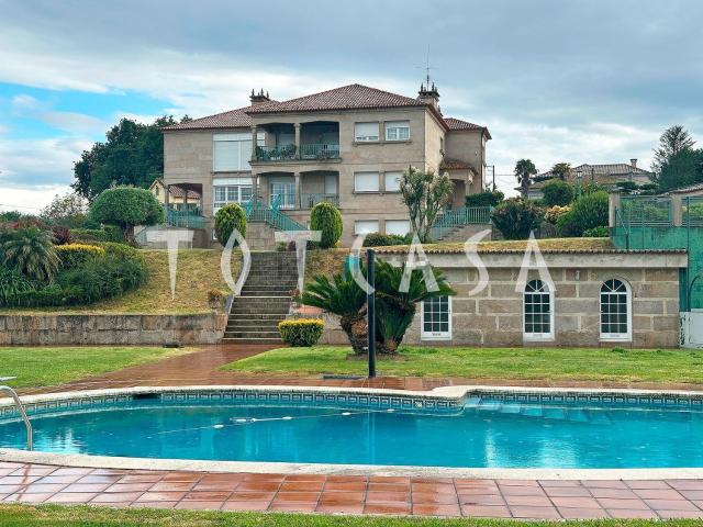 Casa en venta en Pontevedra, A Ruibal