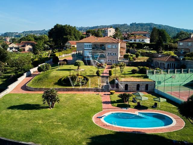 Casa en venta en Pontevedra, A Ruibal