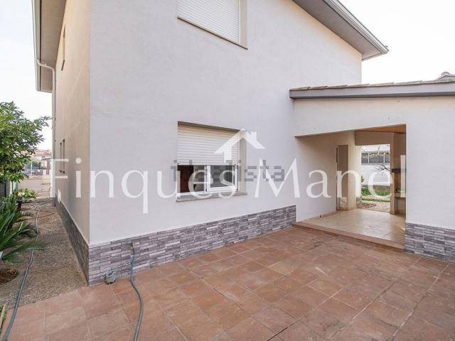 Casa en venta en Porqueres, Les Pedreres
