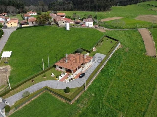 Casa en venta en Pravia, Ricuevu