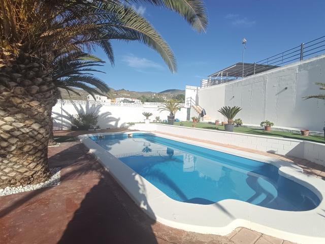 Casa en venta en Urbanització Lloma Badá, el Vinalopó Mitjà / El Vinalopó Medio