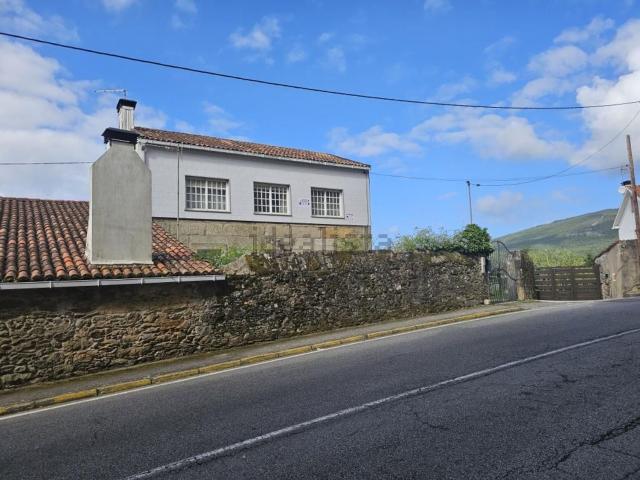 Casa en venta en A Pobra Do Caramiñal, A Coruña