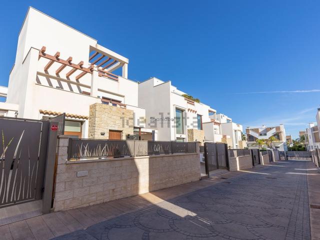 Casa en venta en Urbanización Doña Pepa, el Baix Segura / La Vega Baja