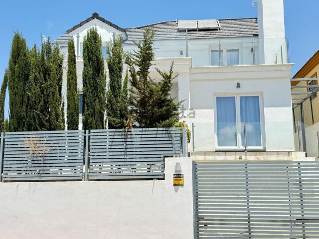 Casa en venta en Puerto de la Torre, Málaga-Costa del Sol