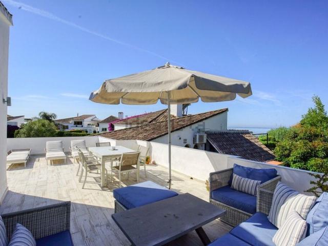 Casa en venta en Alcazaba Beach, Costa del Sol Occidental