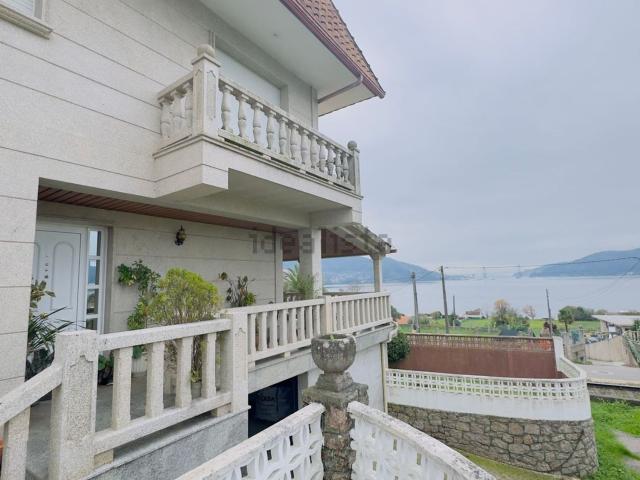 Casa en venta en Cesantes, Vigo