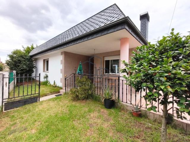 Casa en venta en Chapela, Vigo