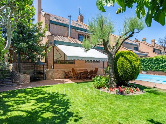 Villa en alquiler en Pozuelo De Alarcón, Húmera
