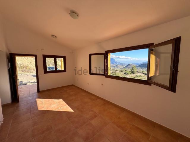 Casa en venta en Relleu, Valencia