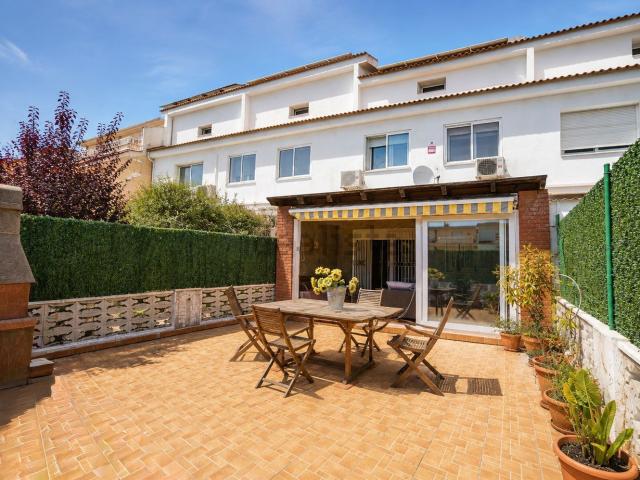 Casa en venta en Alcolea, Baix Camp