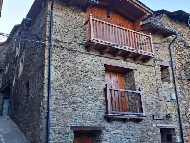 Casa en venta en Roní, Rialp