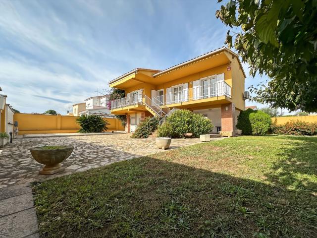 Casa en venta en Alt Empordà, Catalunya
