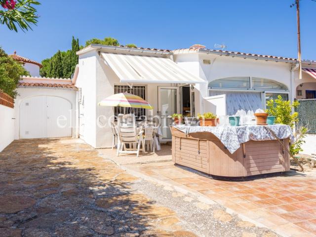 Casa en venta en Alt Empordà, Catalunya