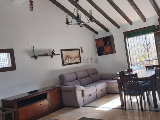Casa en alquiler en Rincón De La Victoria, Málaga
