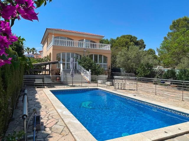 Casa en venta en Colònia Parellades, Baix Ebre
