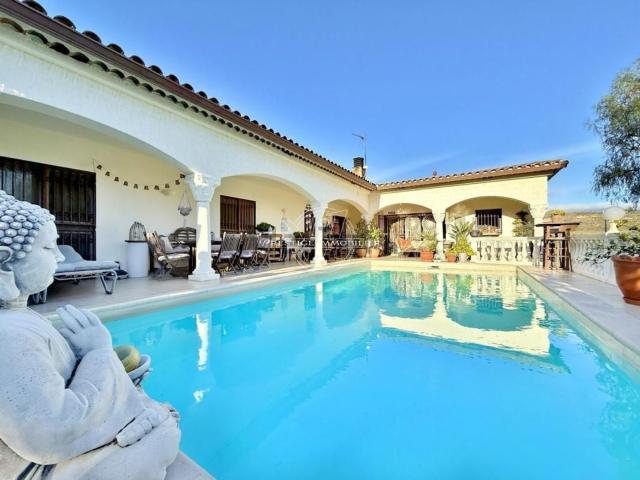 Casa en venta en Santa Rosa de Puig-rom, Alt Empordà