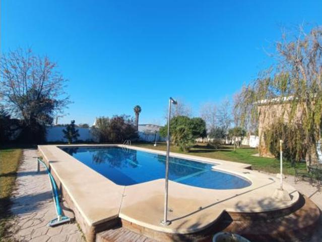 Chalet en venta en Alcalá De Guadaíra, Andalucía