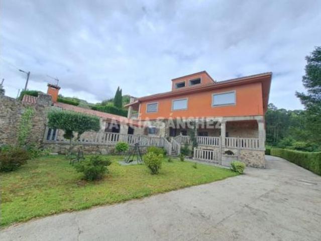 Villa en venta en Boiro, Cucos de Arriba