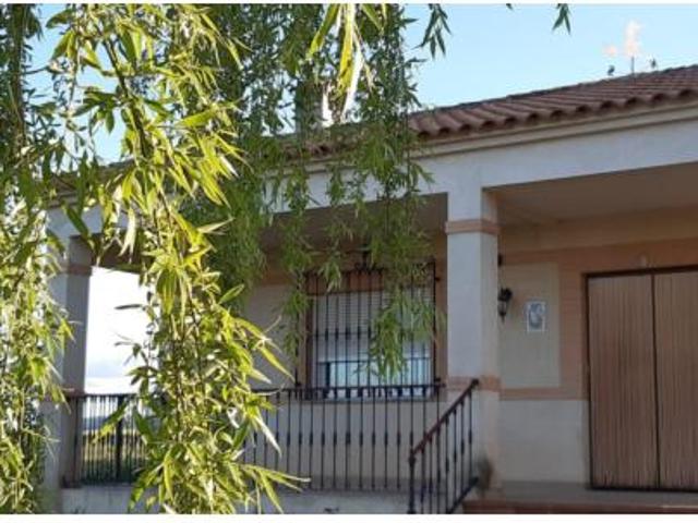 Chalet en venta en Calzada De Calatrava, Castilla-La Mancha