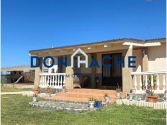 Villa en venta en Don Álvaro