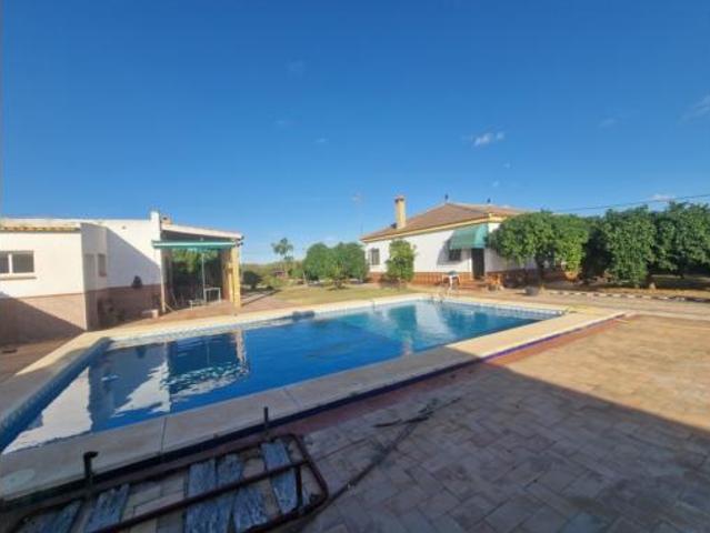 Chalet en venta en Umbrete, Sevilla