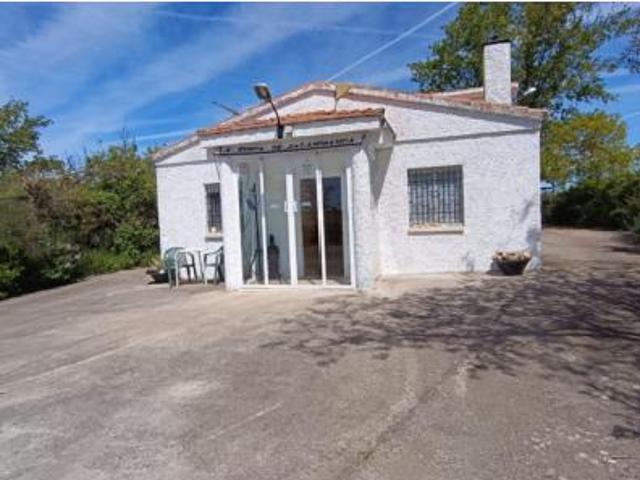 Villa en venta en Villares De La Reina, El Helmántico