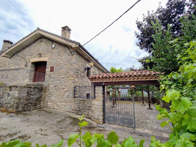 Casa en venta en Gillué, Sabiñánigo
