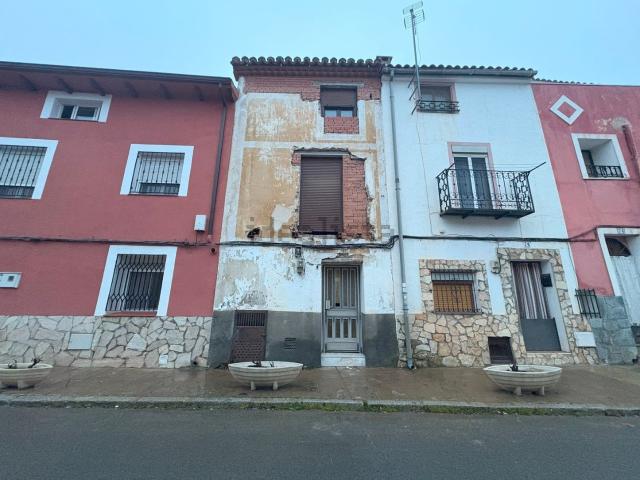 Casa en venta en Sacedón, Guadalajara