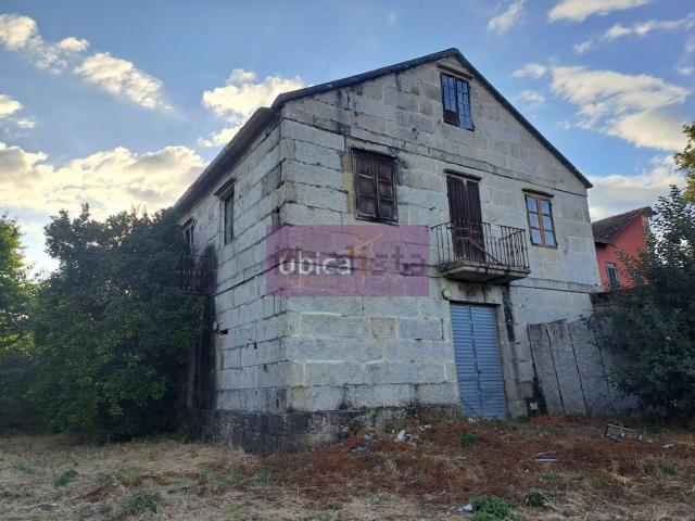 Casa en venta en Salceda de Caselas, Vigo