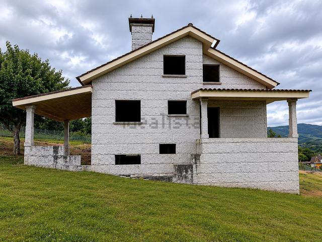 Casa en venta en Salceda de Caselas, Vigo