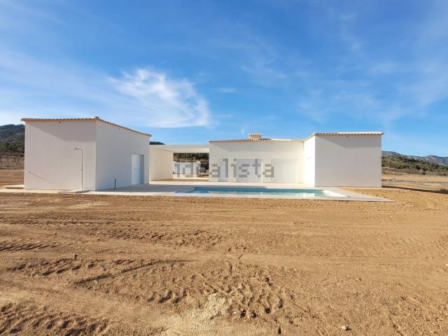 Casa en venta en l'Alt Vinalopó / El Alto Vinalopó, Valencia